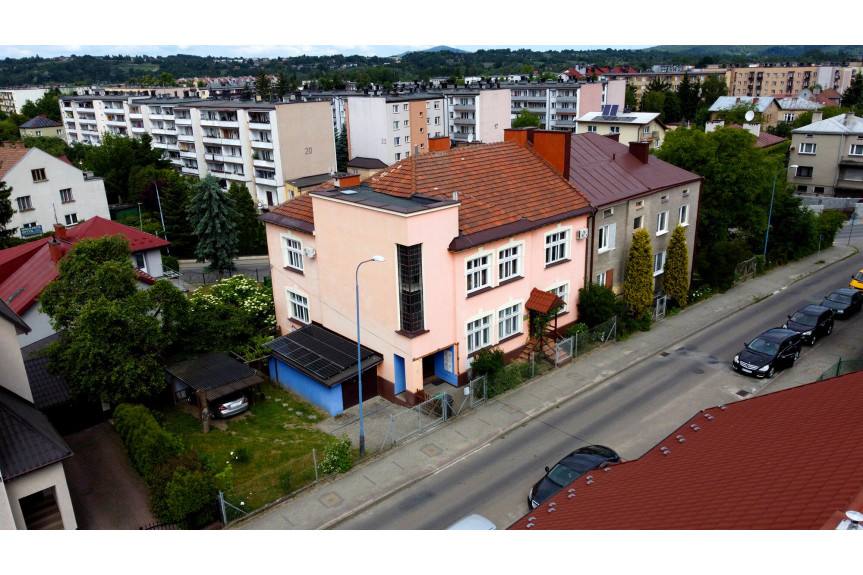 jasielski, Jasło, OKAZAŁA KAMIENICA W ŚCISŁYM CENTRUM JASŁA, UL. UJEJSKIEGO